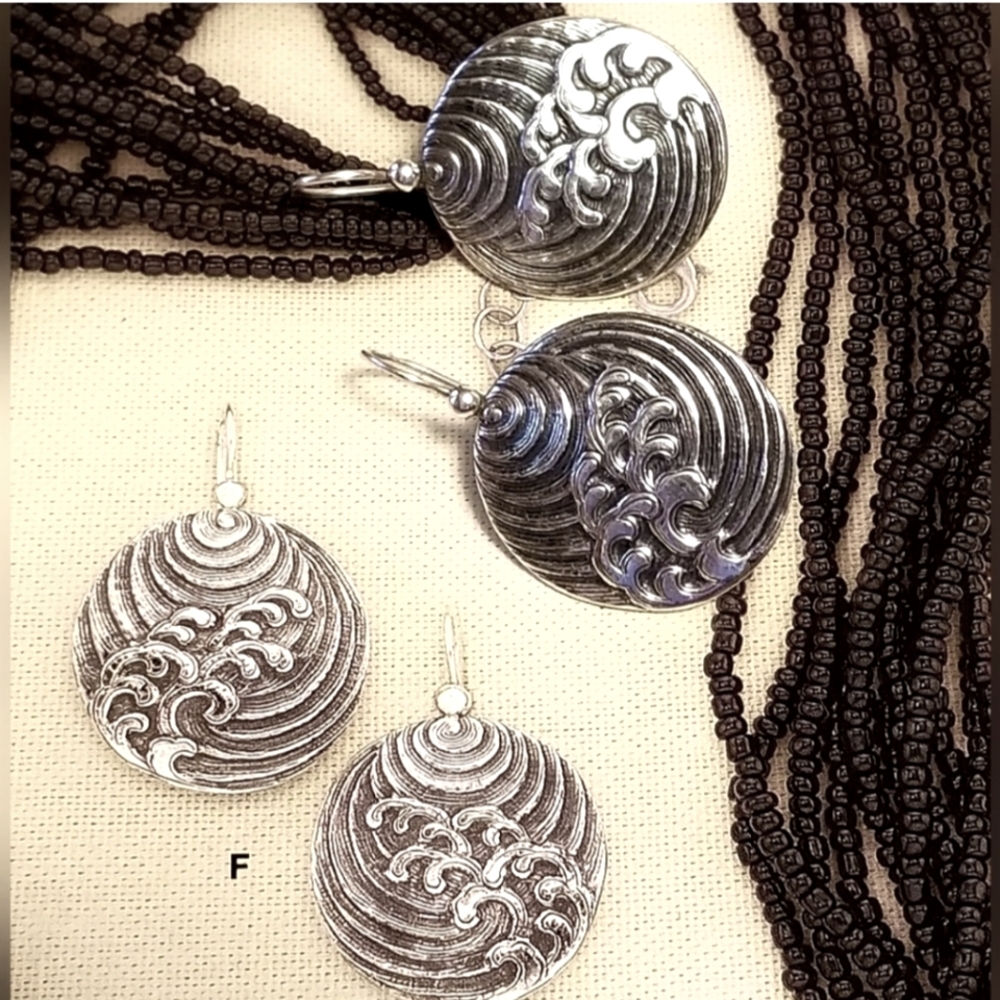 W1758 Retired Silpada Wave Disc earrings